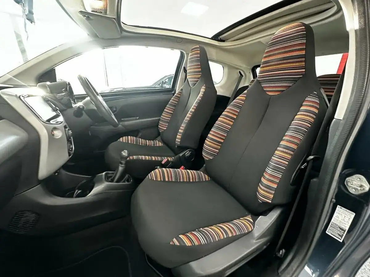 2014-citroen-c1-10-vti-airscape-feel-3d-big-15