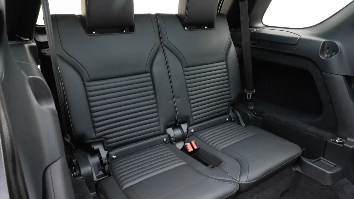 2024-land-rover-discovery-30-d300-dynamic-hse-big-9