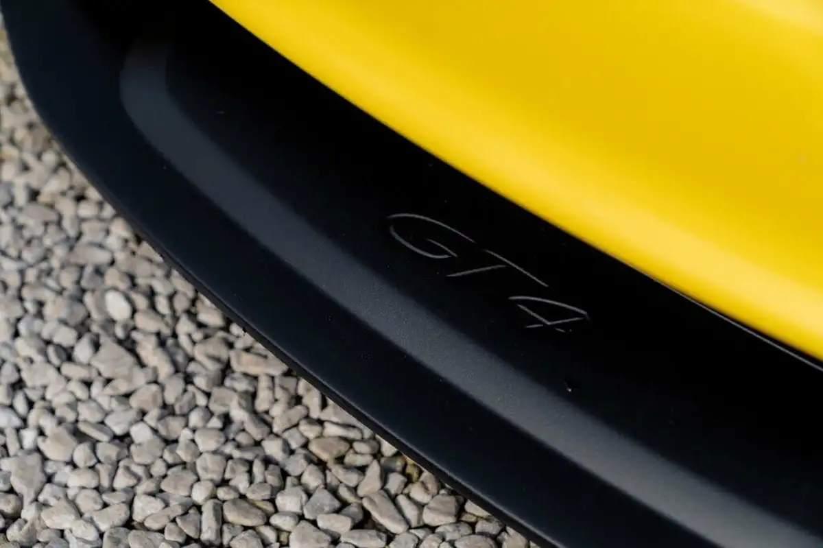 2023-porsche-cayman-718-40-cayman-gt4-pdk-big-10