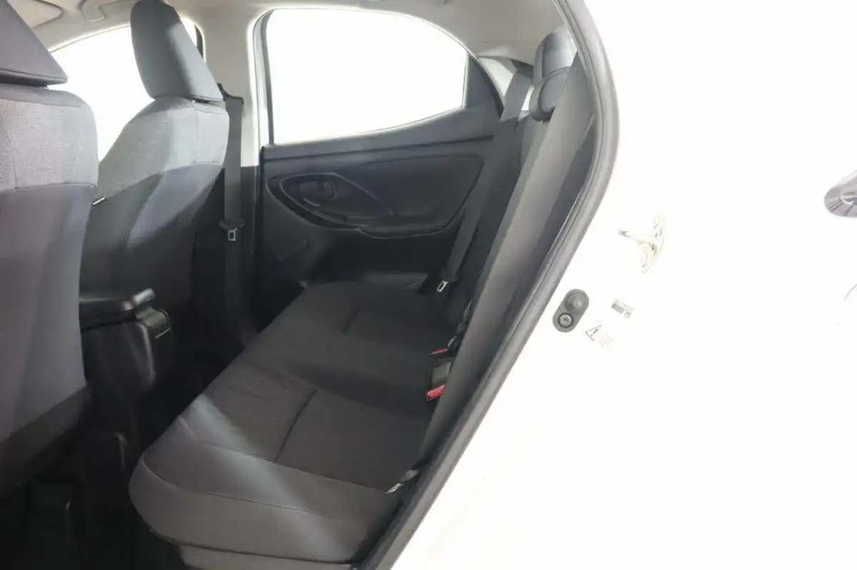 2022-toyota-yaris-15-vvt-i-icon-big-12