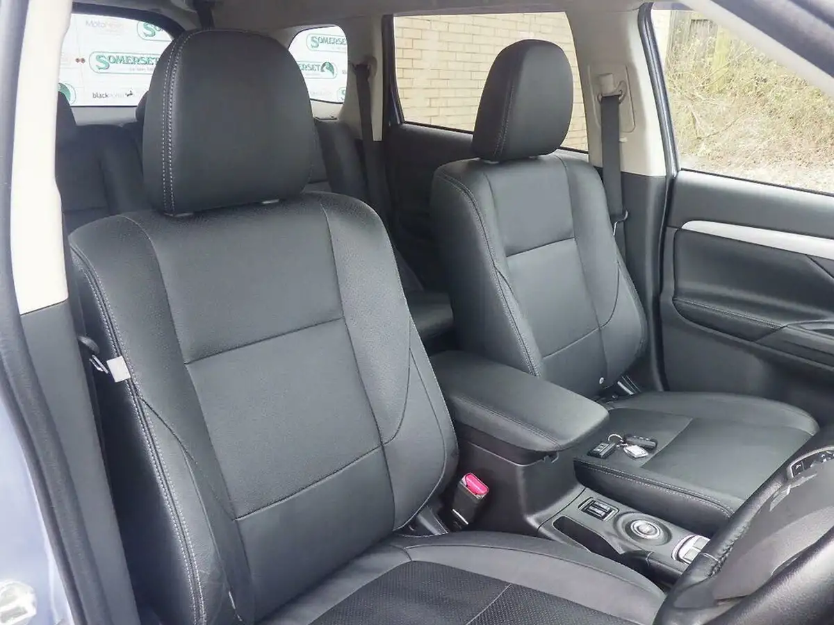 2014-mitsubishi-outlander-20-gx4h-big-26