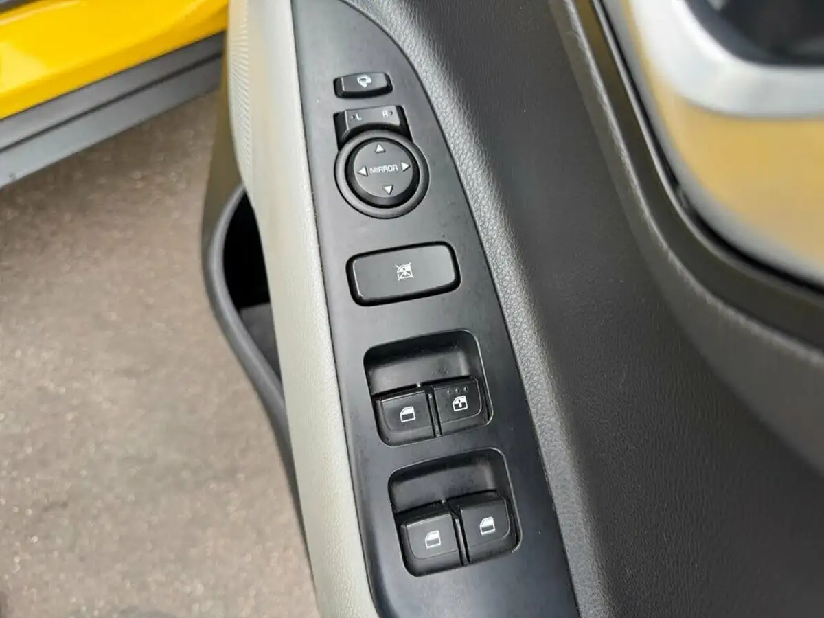 2017-kia-stonic-10-t-gdi-first-edition-big-28