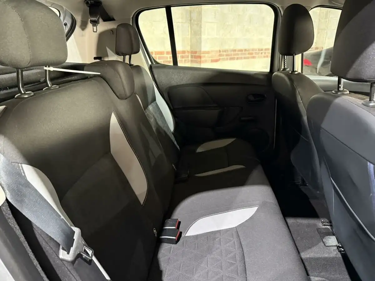 2015-dacia-sandero-stepway-15d-ambiance-big-15
