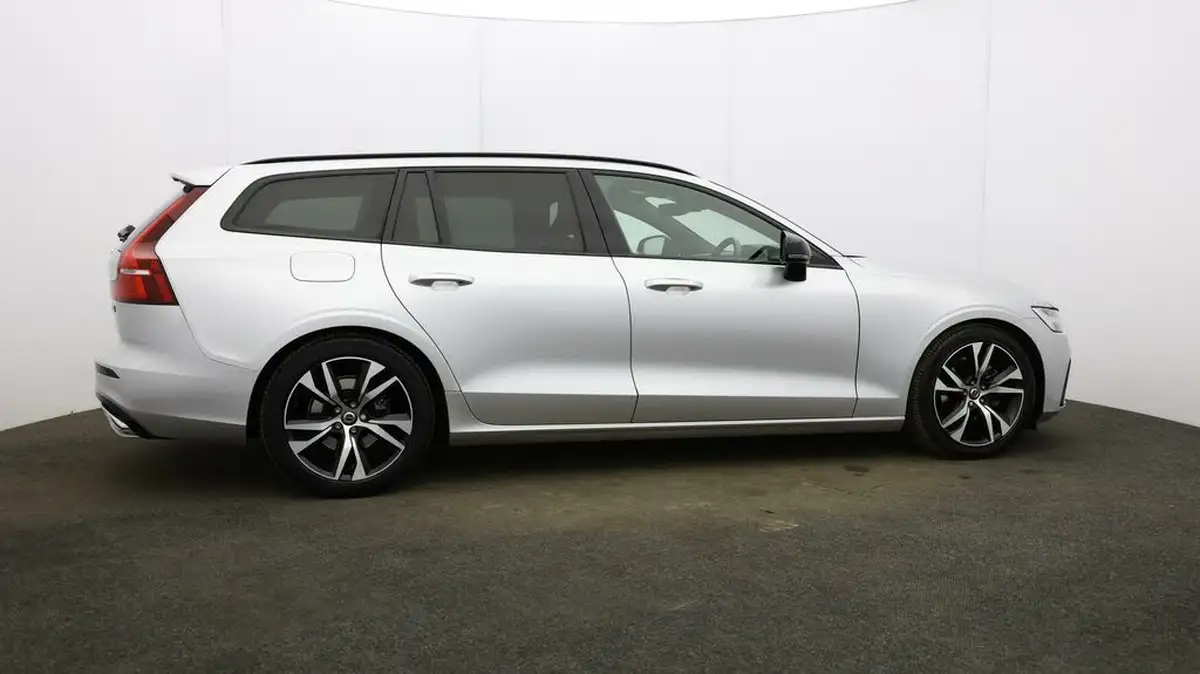 2020-volvo-v60-20-b4-r-design-big-54