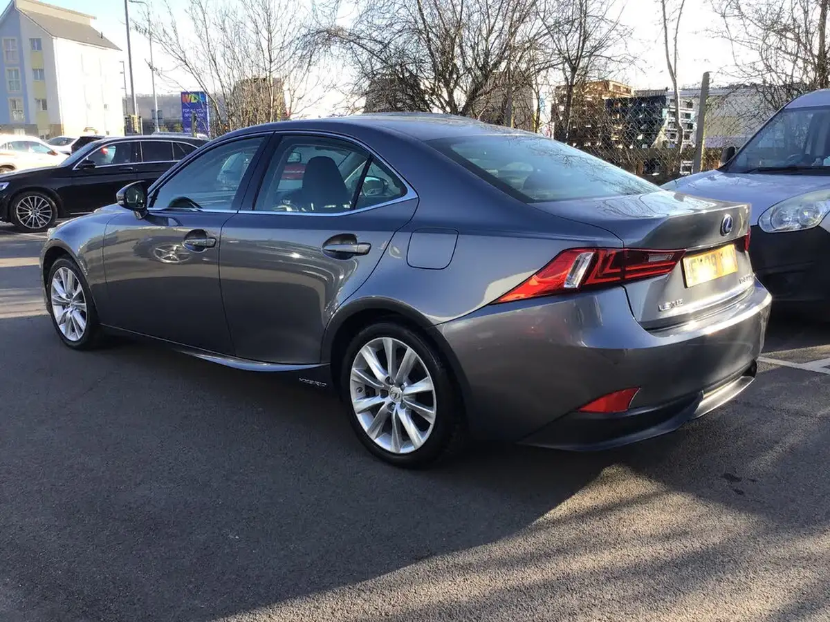 2015-lexus-is-300h-25-executive-edition-big-4
