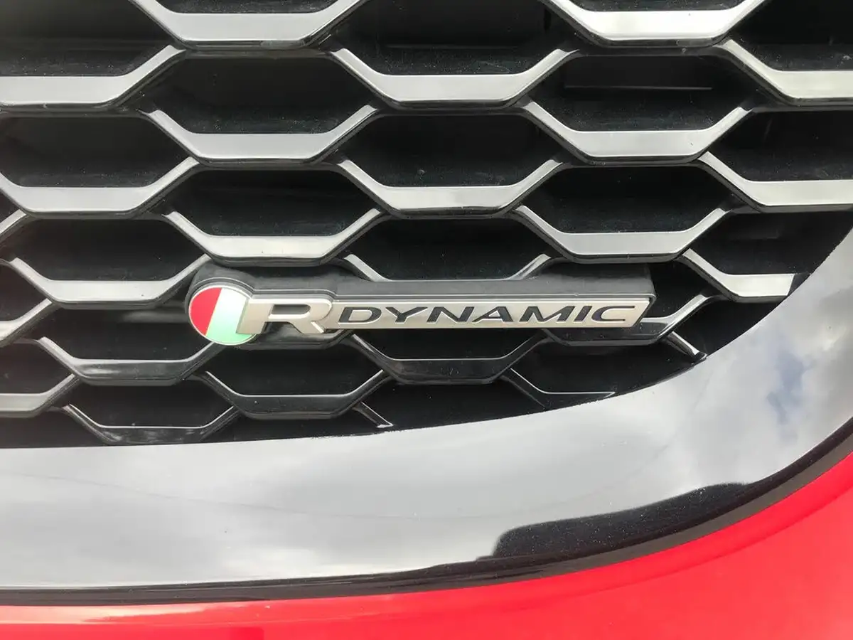 2018-jaguar-e-pace-20-i4d-first-edition-big-23
