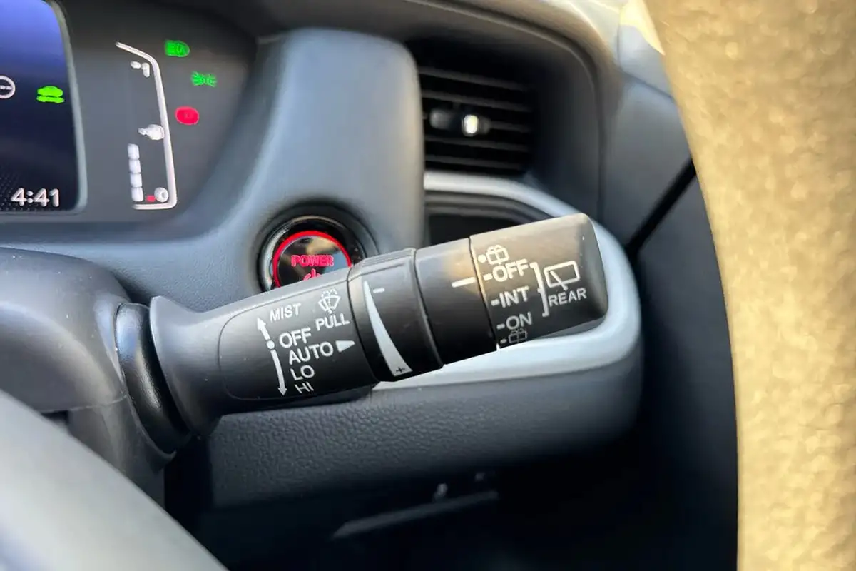 2022-honda-jazz-15-i-mmd-sr-109ps-big-13
