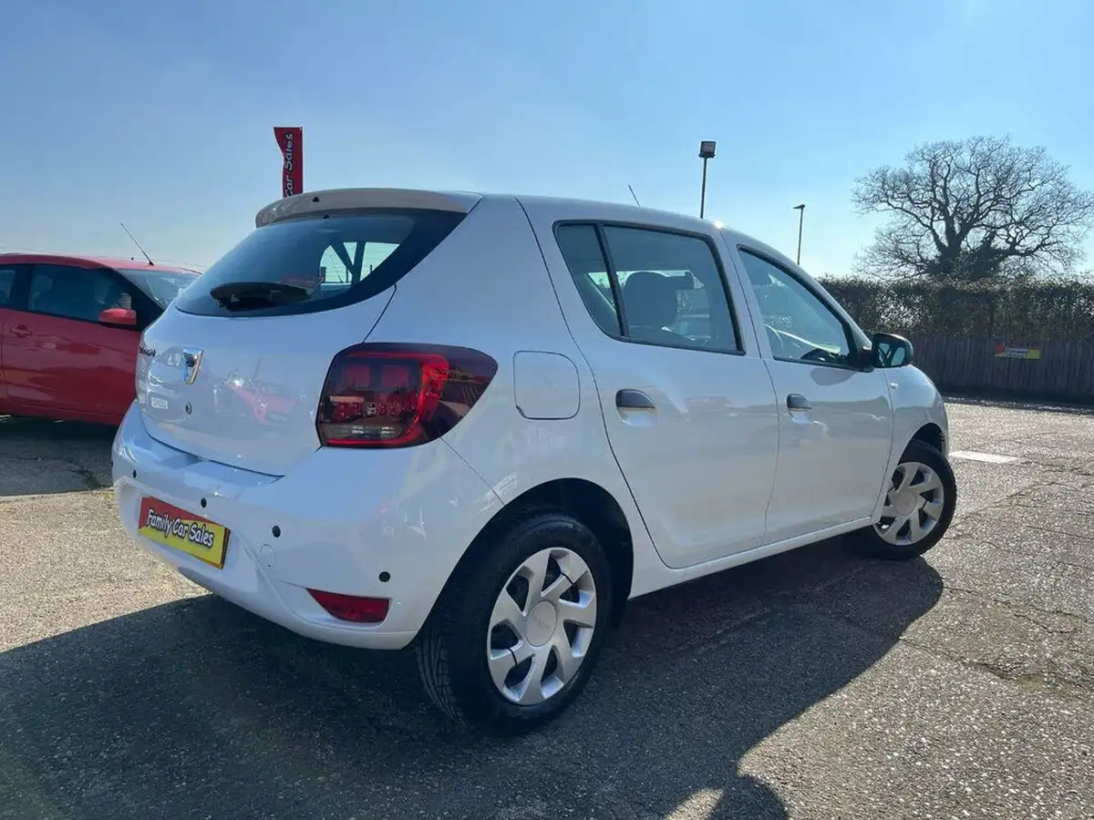 2017-dacia-sandero-09-tce-ambiance-big-2