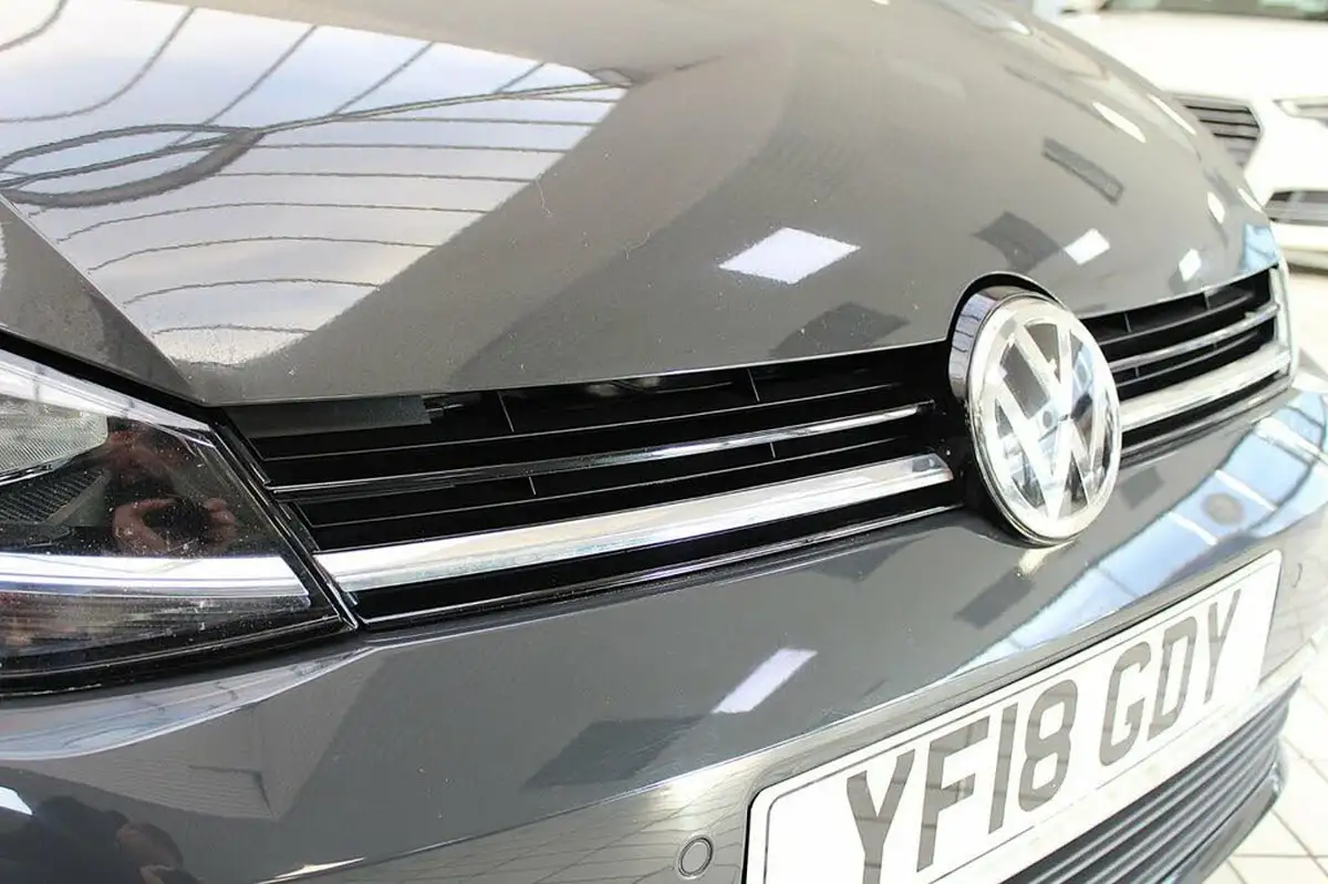 2018-volkswagen-golf-16tdi-se-nav-ss-hatchback-5d-big-46