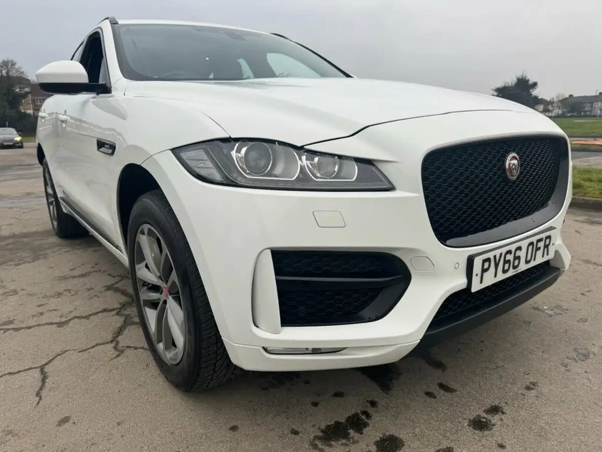 2016-jaguar-f-pace-20-i4d-r-sport-awd-auto-big-37