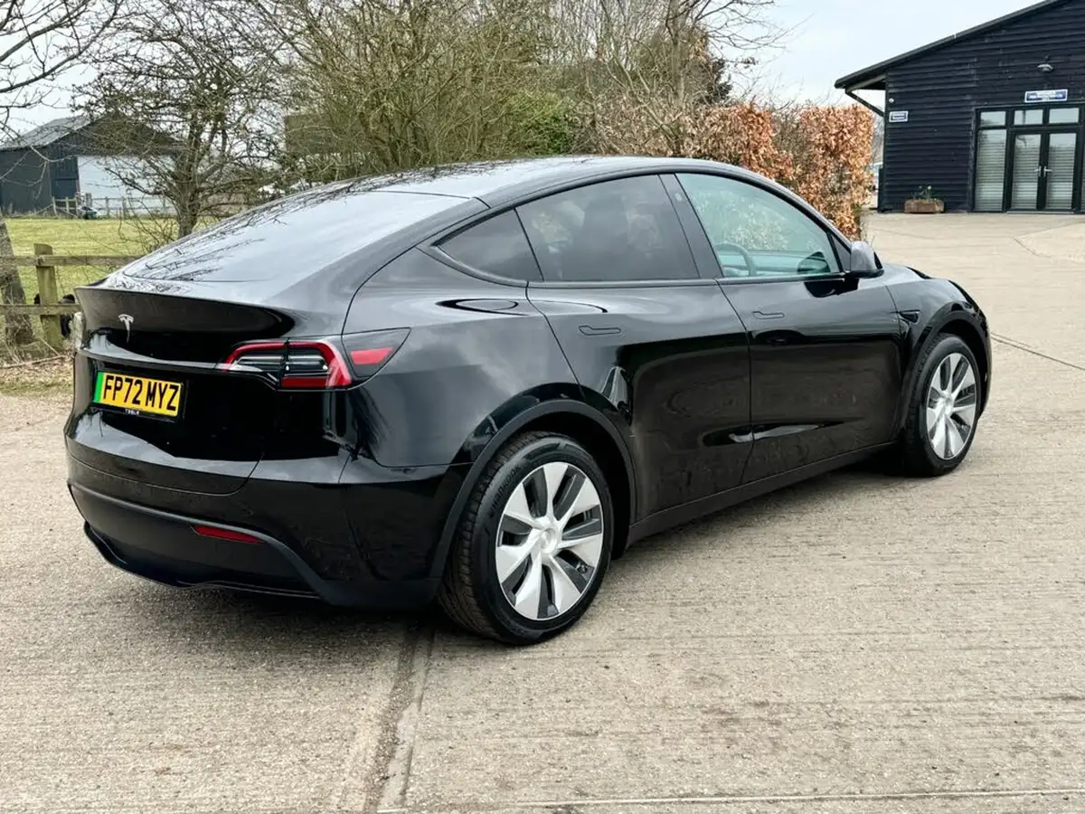 2022-tesla-model-y-e-rwd-big-6
