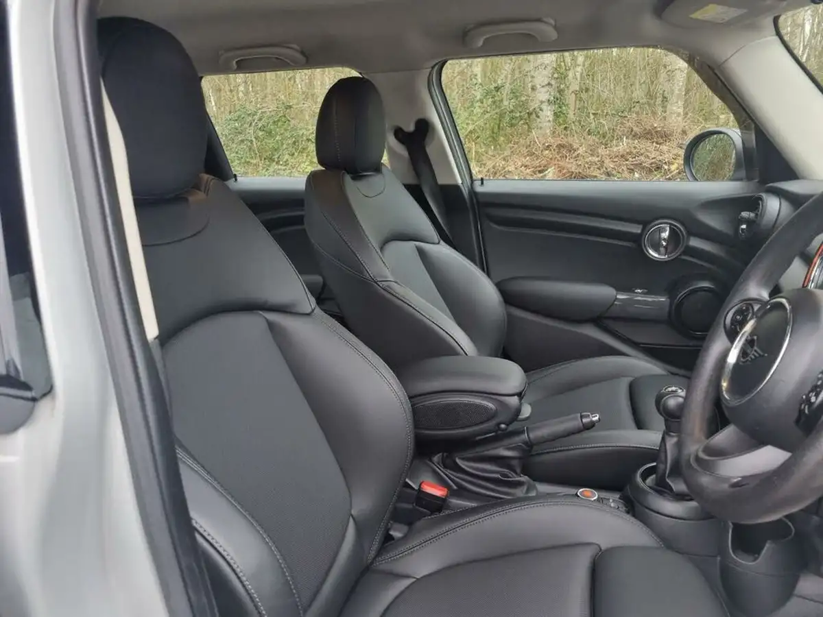 2020-mini-countryman-15-cooper-classic-big-28