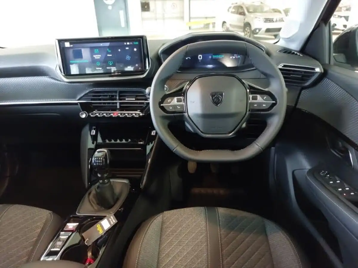 2024-peugeot-208-12-puretech-allure-big-14