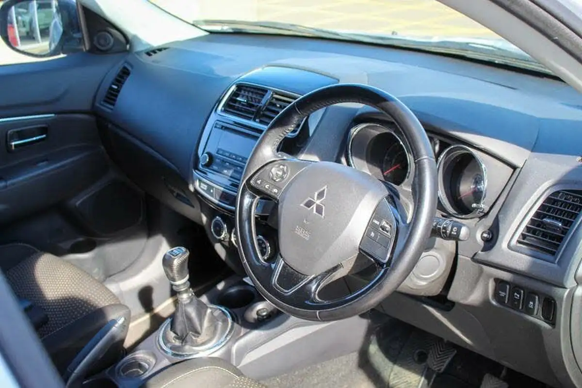 2016-mitsubishi-asx-16d-zc-m-big-12