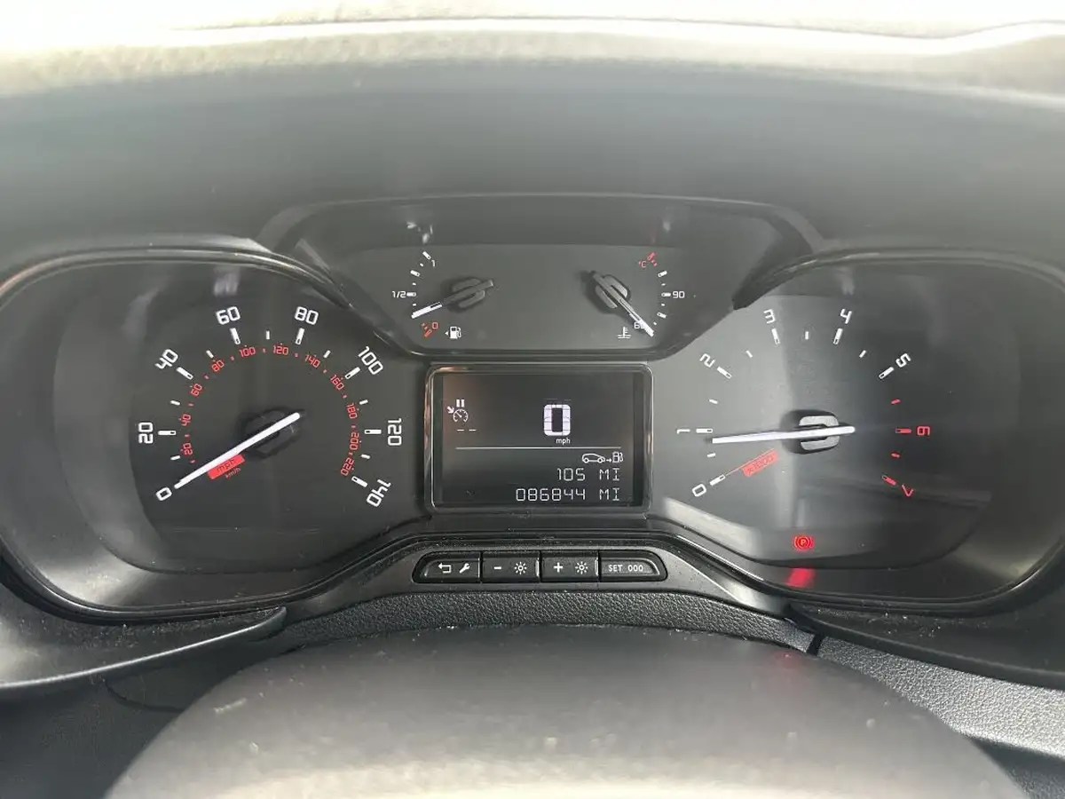 2020-citroen-berlingo-15bluehdi-1000-enterprise-100pseu6dt-e-ss-panel-big-15