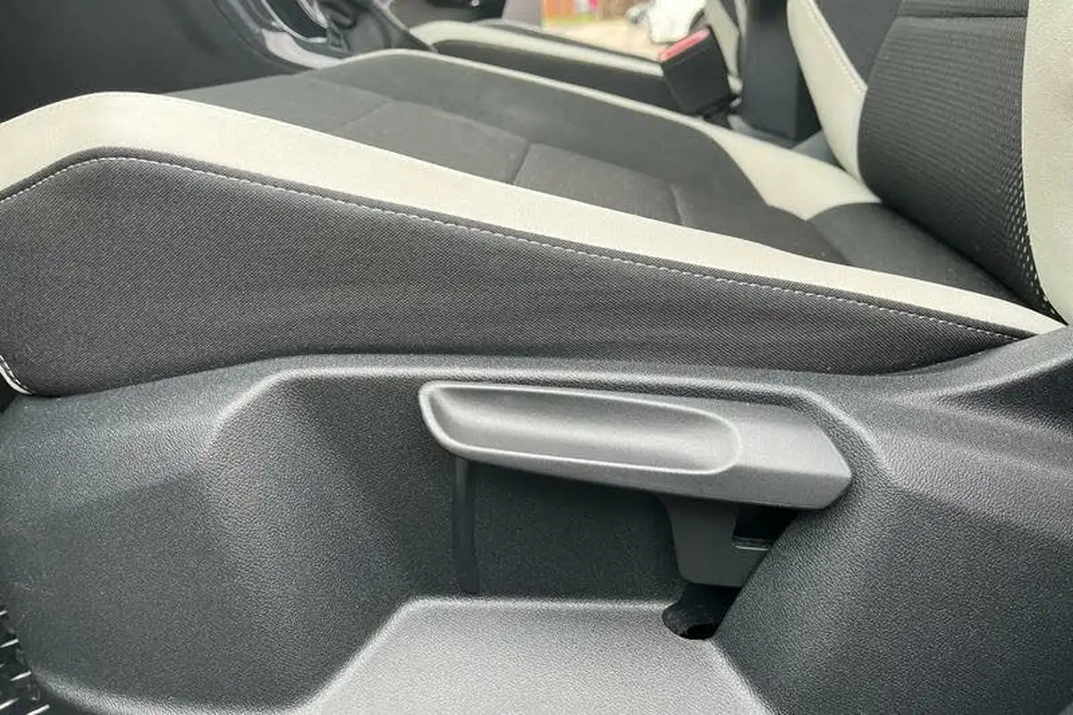 2019-volkswagen-t-roc-20tdi-sel-dsg-big-27