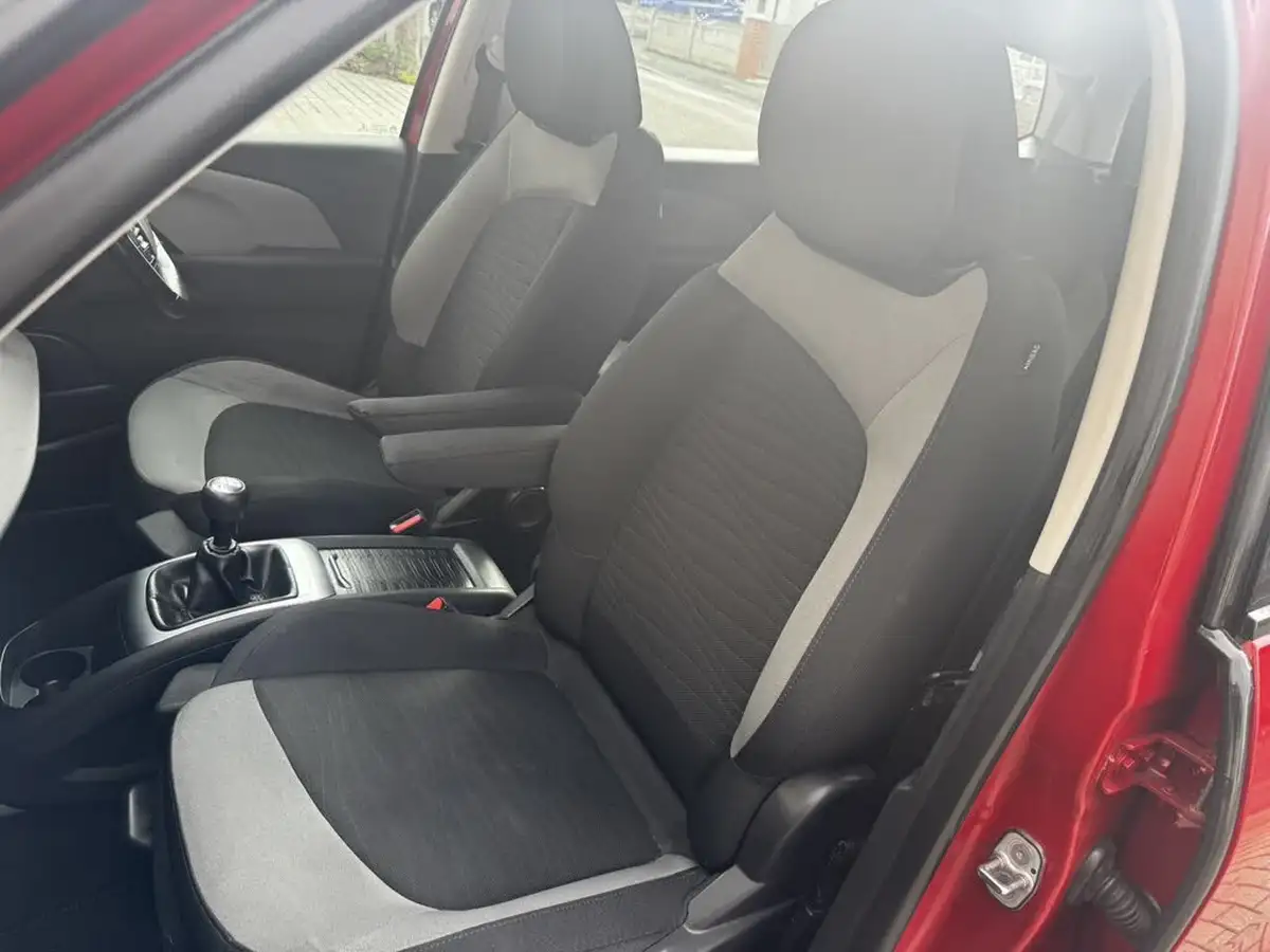 2016-citroen-grand-c4-picasso-16bluehdi-exclusive-big-36