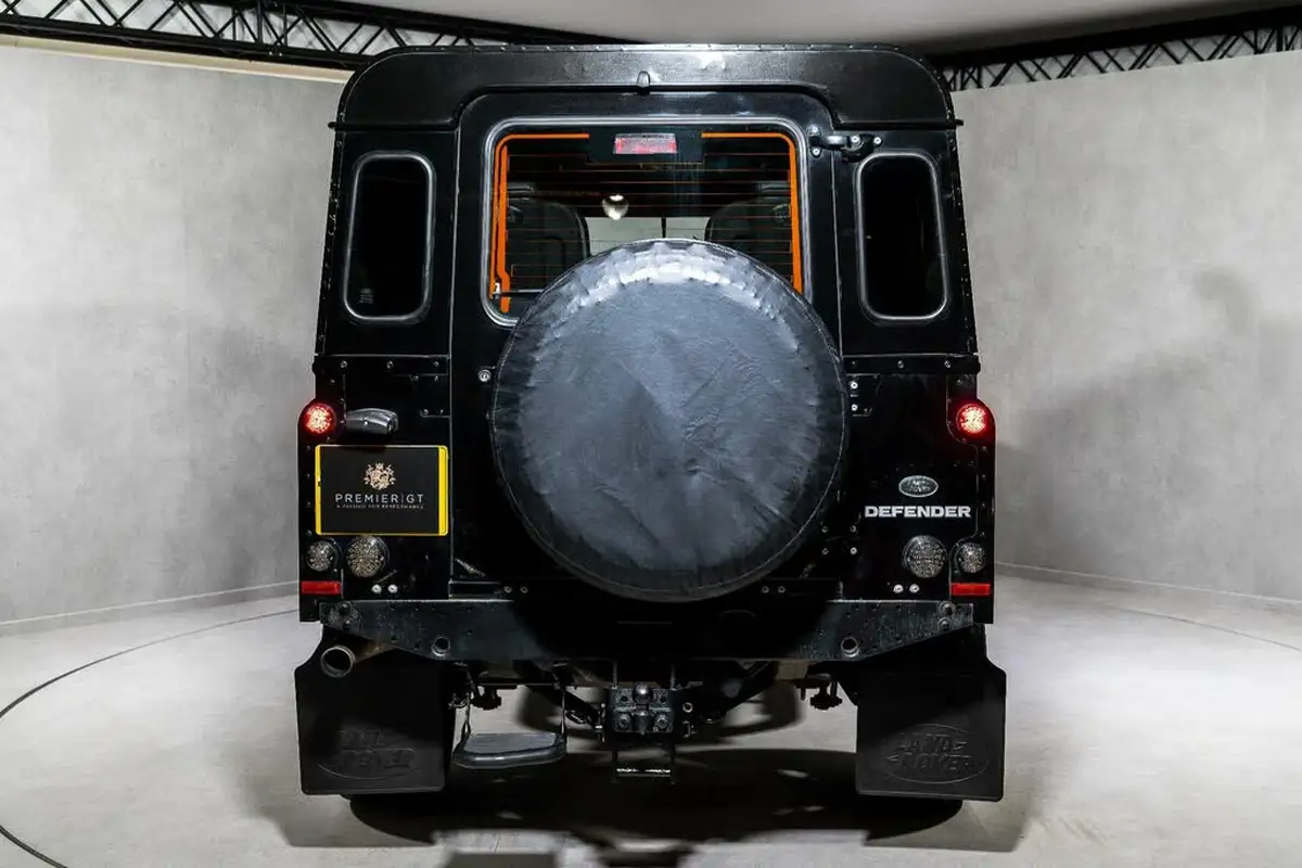 2016-land-rover-110-defender-22td-xs-22i-station-wagon-5-drs-big-4