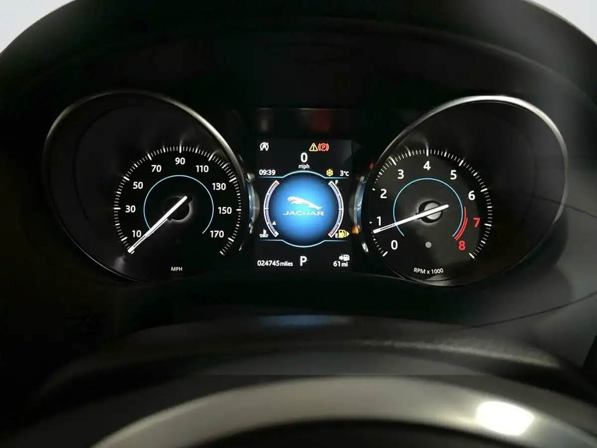 2017-jaguar-xe-20i-prestige-200ps-ss-1999cc-big-12