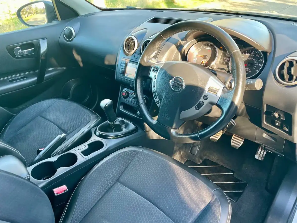 2013-nissan-qashqai-16-360-big-23