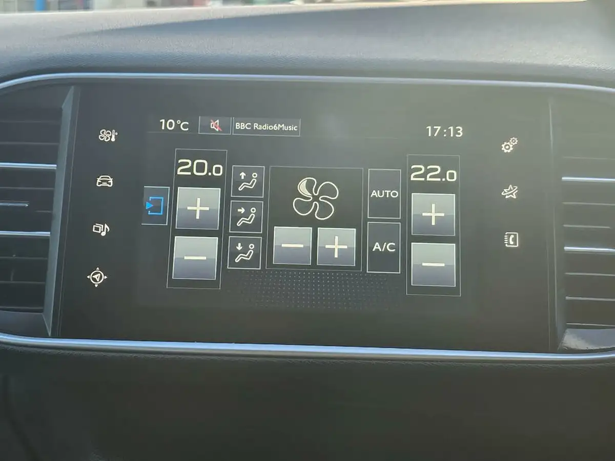 2016-peugeot-308-sw-12-puretech-allure-130bhp-eat6-big-34