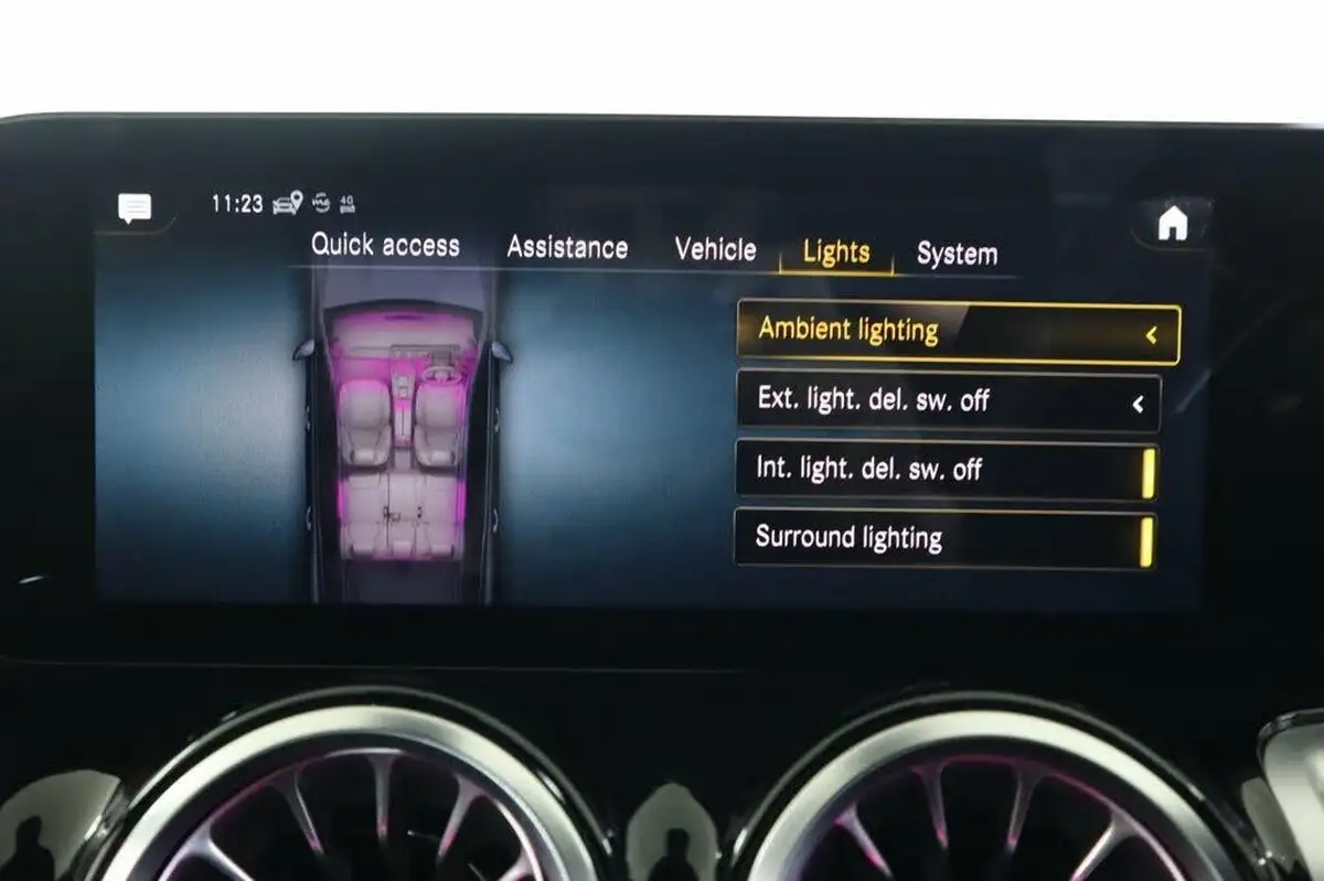 2022-mercedes-benz-glb-class-13-glb200-amg-line-premium-7g-tronic-big-55