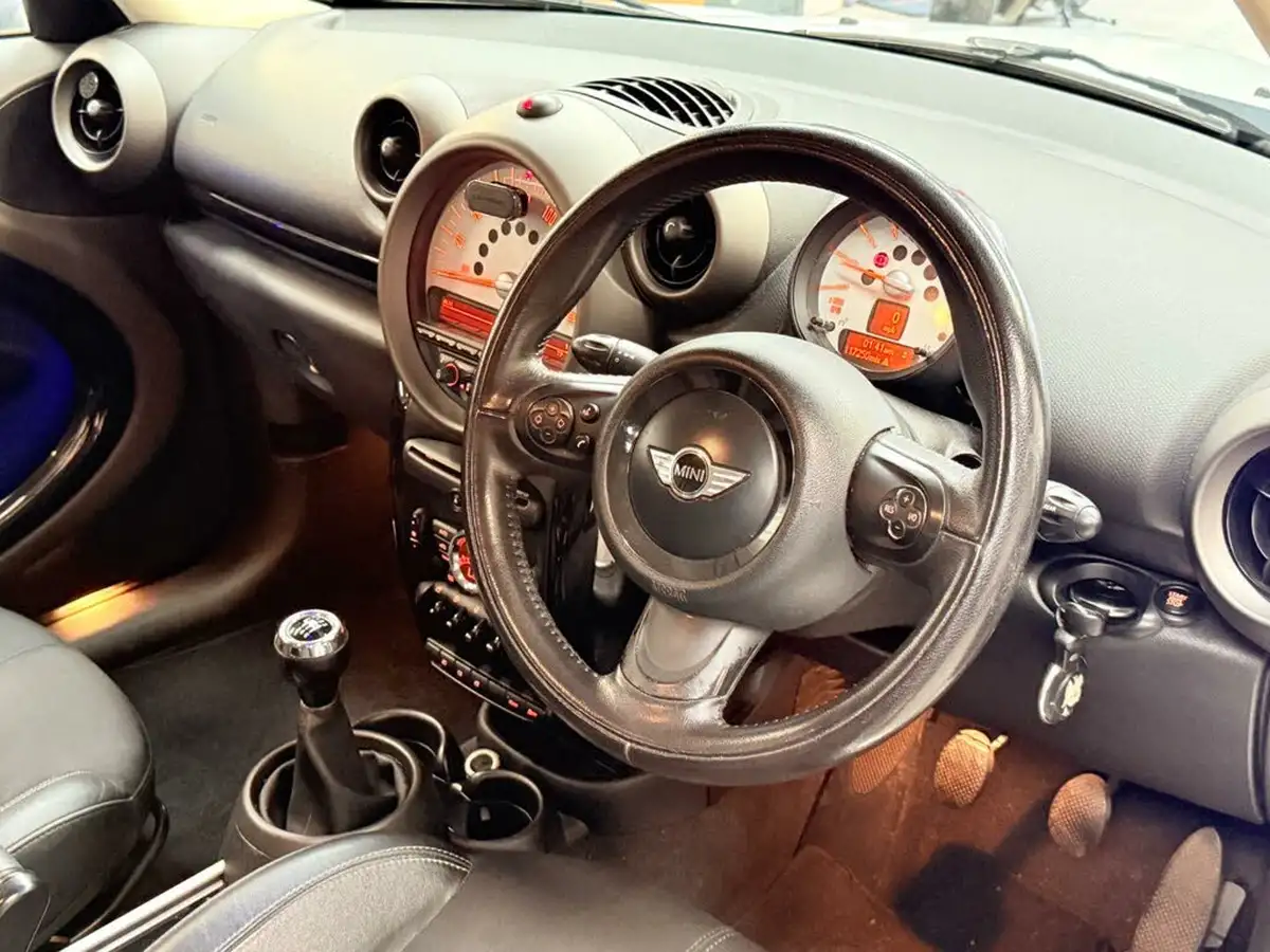 2011-mini-countryman-16-cooper-122bhp-big-8