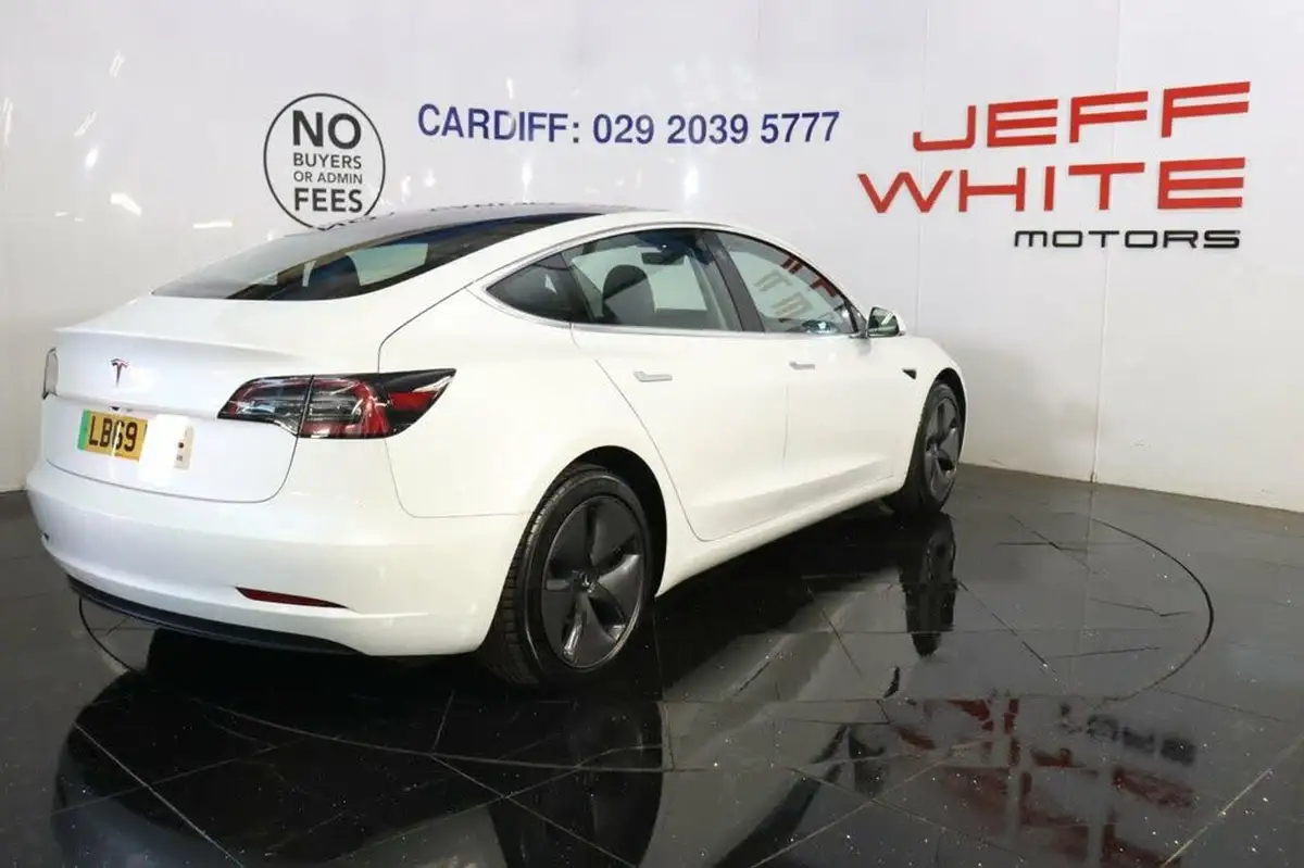 2019-tesla-model-3-e-standard-plus-big-4