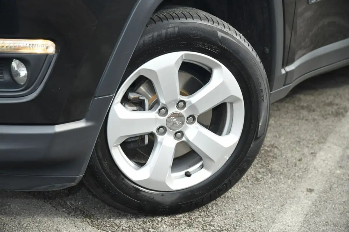2018-jeep-compass-14-multiair-ii-longitude-big-3