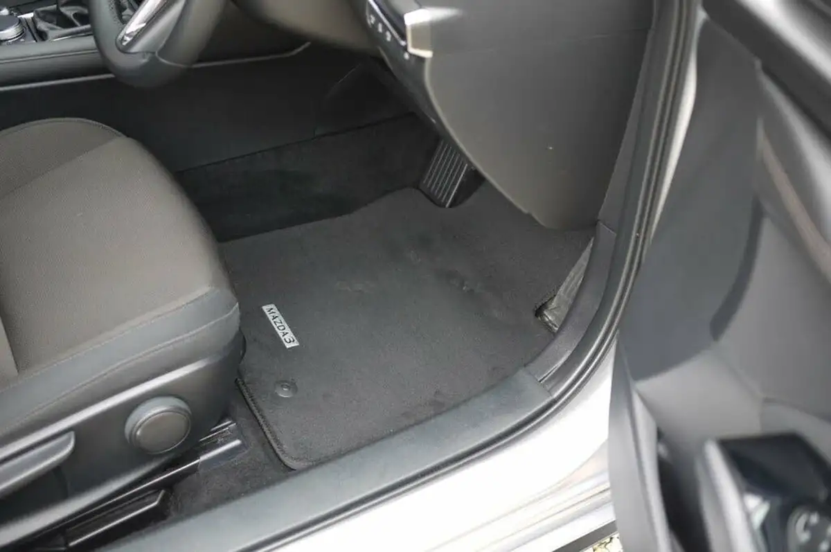 2021-mazda-mazda3-20-sport-lux-186ps-saloon-4d-big-27