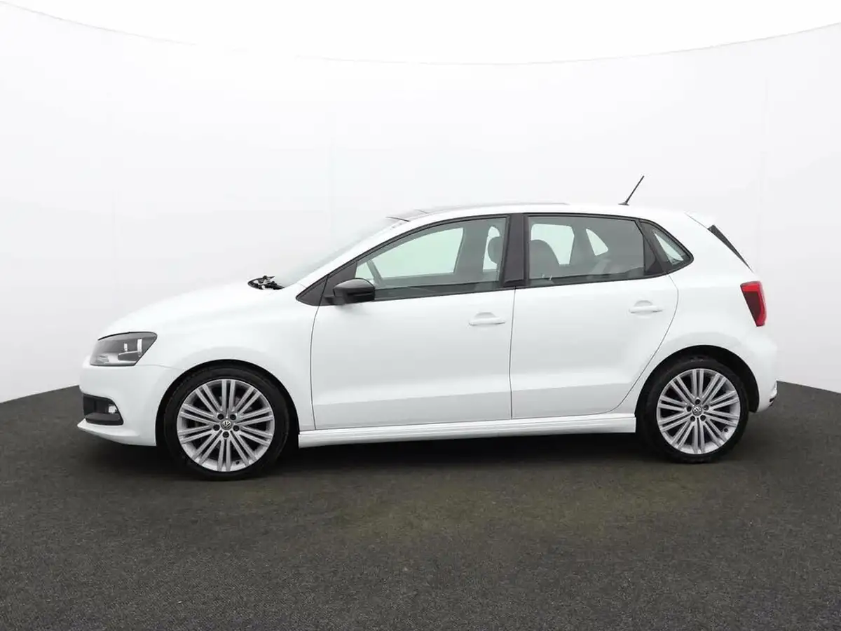 2017-volkswagen-polo-14-tsi-bluegt-act-bmtss-5d-big-3