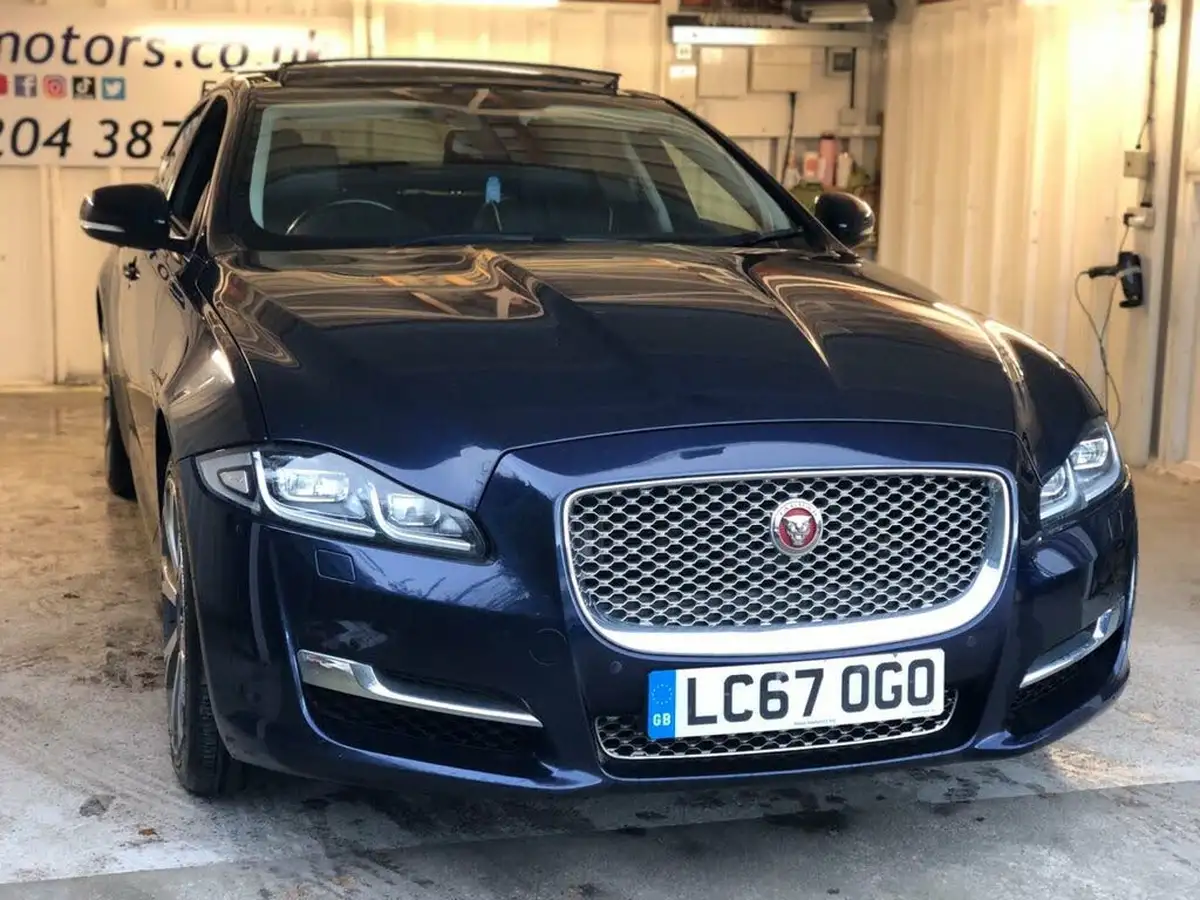 2017-jaguar-xj-series-30td-xj-premium-luxury-swb-big-30
