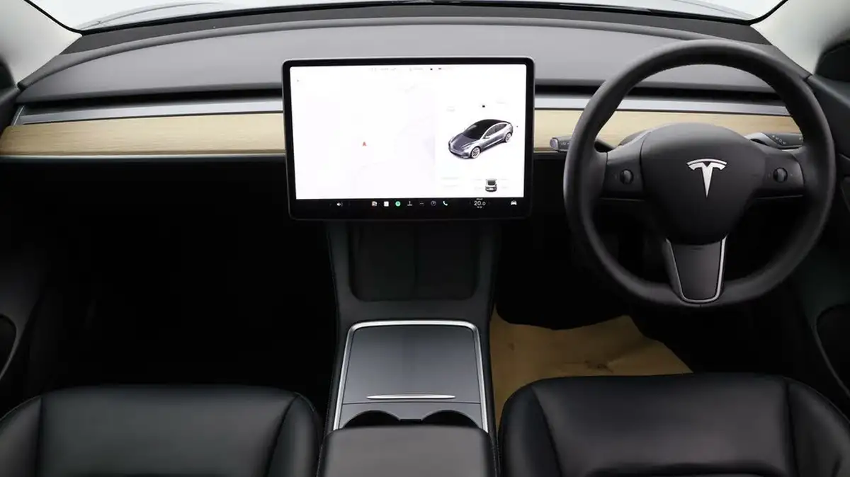 2020-tesla-model-3-e-long-range-big-12