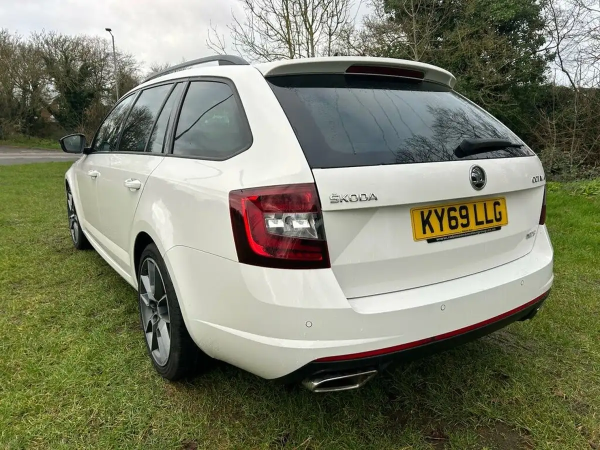 2019-skoda-octavia-20-tsi-vrs-estate-dsg-big-8