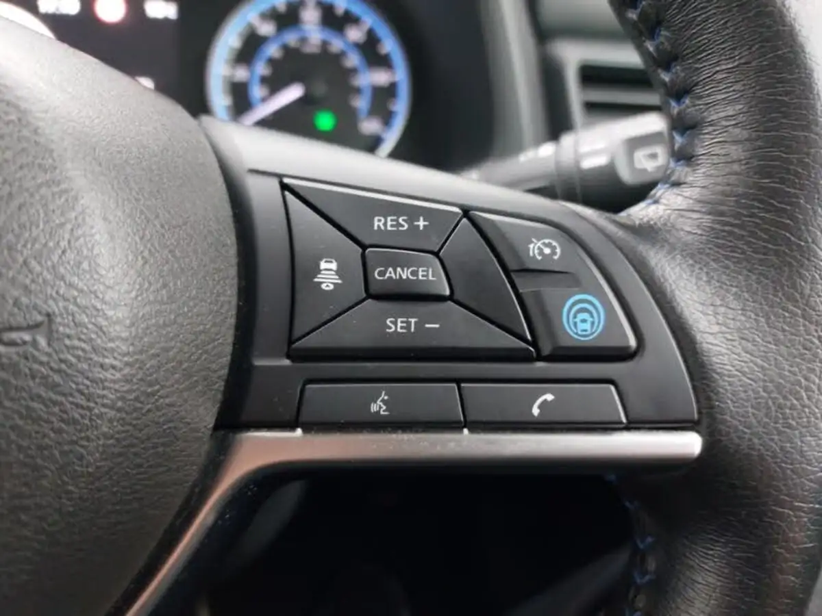 2020-nissan-leaf-e-e-n-tec-big-13