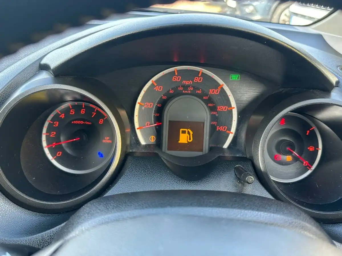 2013-honda-jazz-14-es-plus-big-27