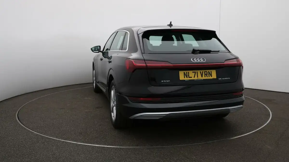 2021-audi-e-tron-55e-technik-station-wagon-big-50