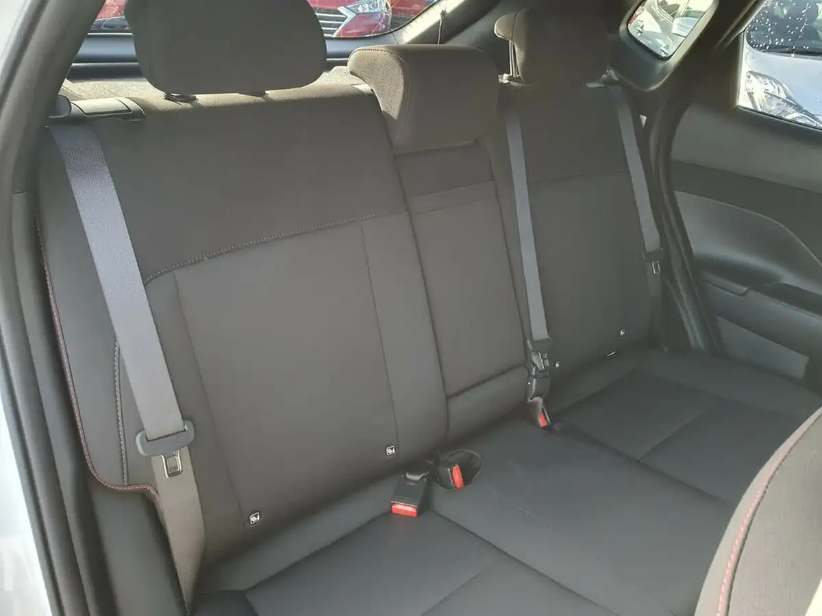 2024-hyundai-kona-16-gdi-n-line-141ps-dct-big-11