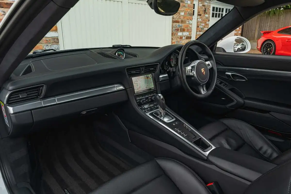 2013-porsche-911-38-carrera-s-coupe-pdk-big-25