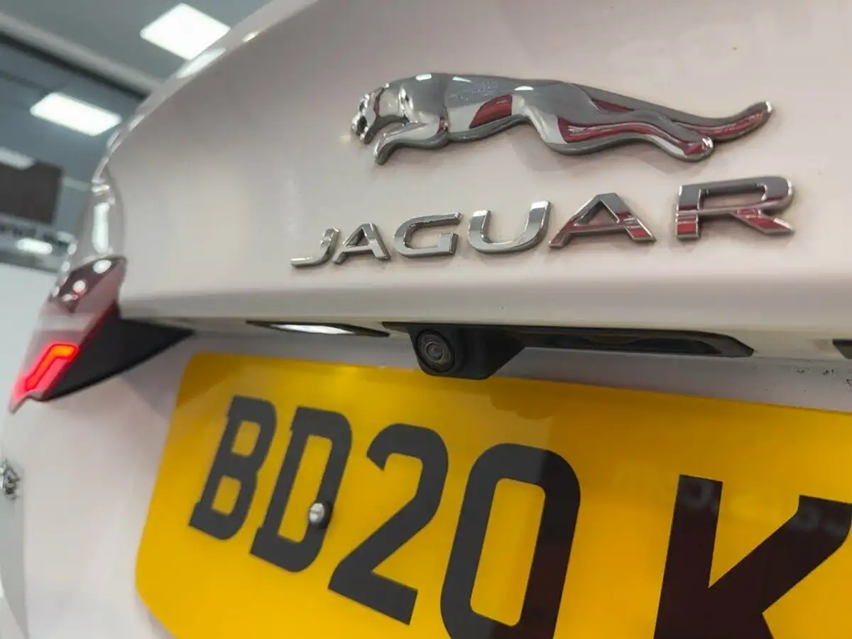 2020-jaguar-xe-20d-r-dynamic-se-awd-big-11