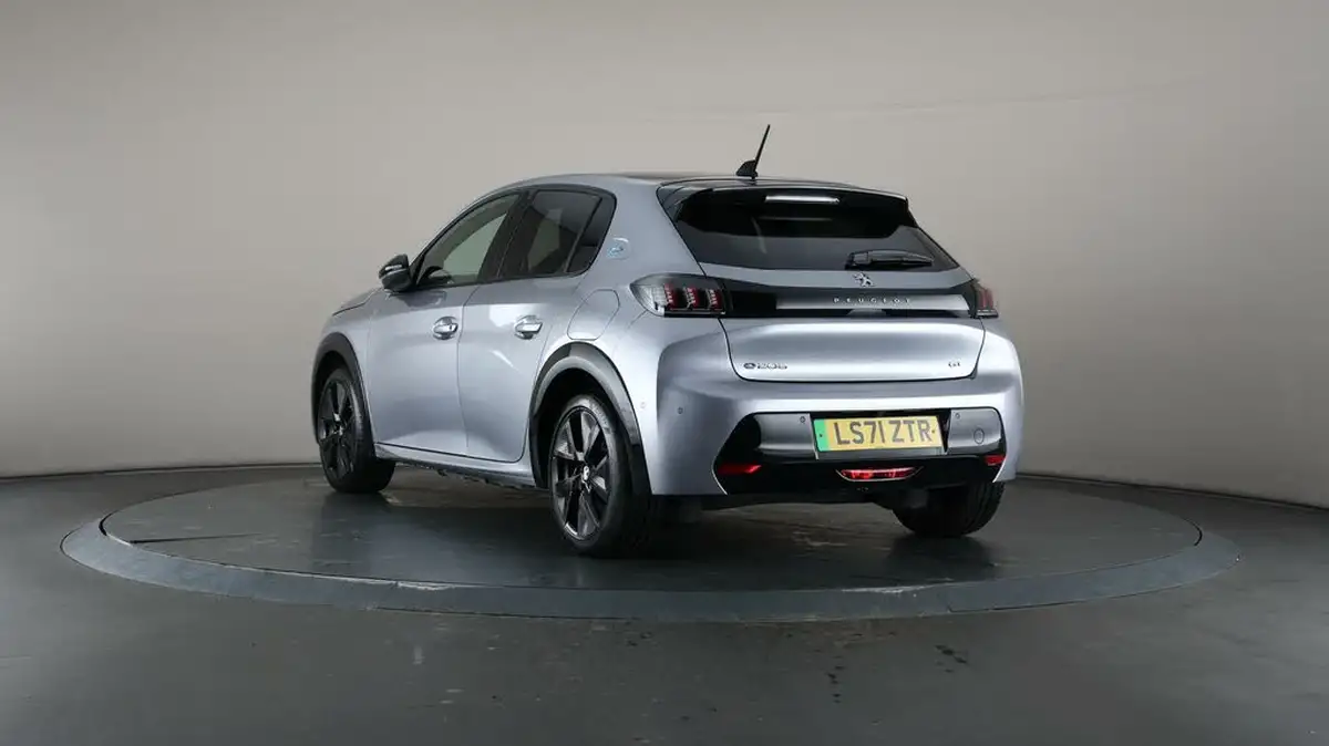 2021-peugeot-208-e-gt-premium-big-68