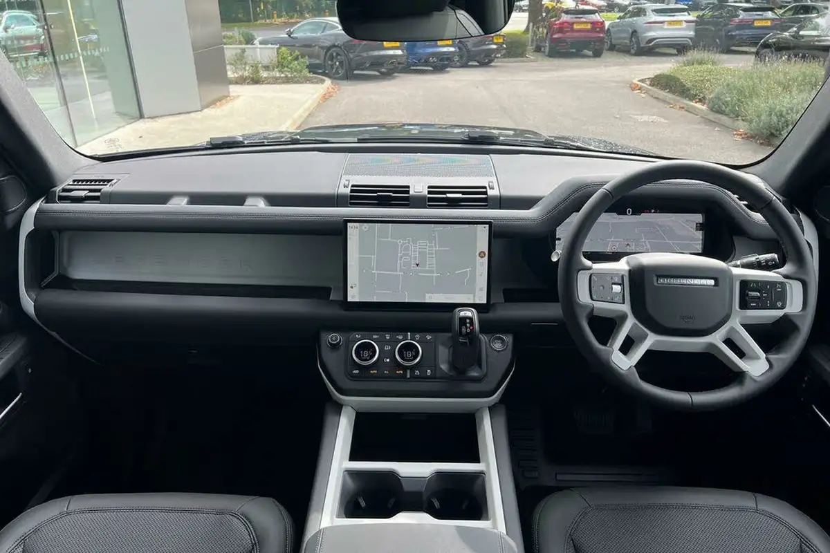 2024-land-rover-90-defender-30-d350-x-dynamic-se-big-37