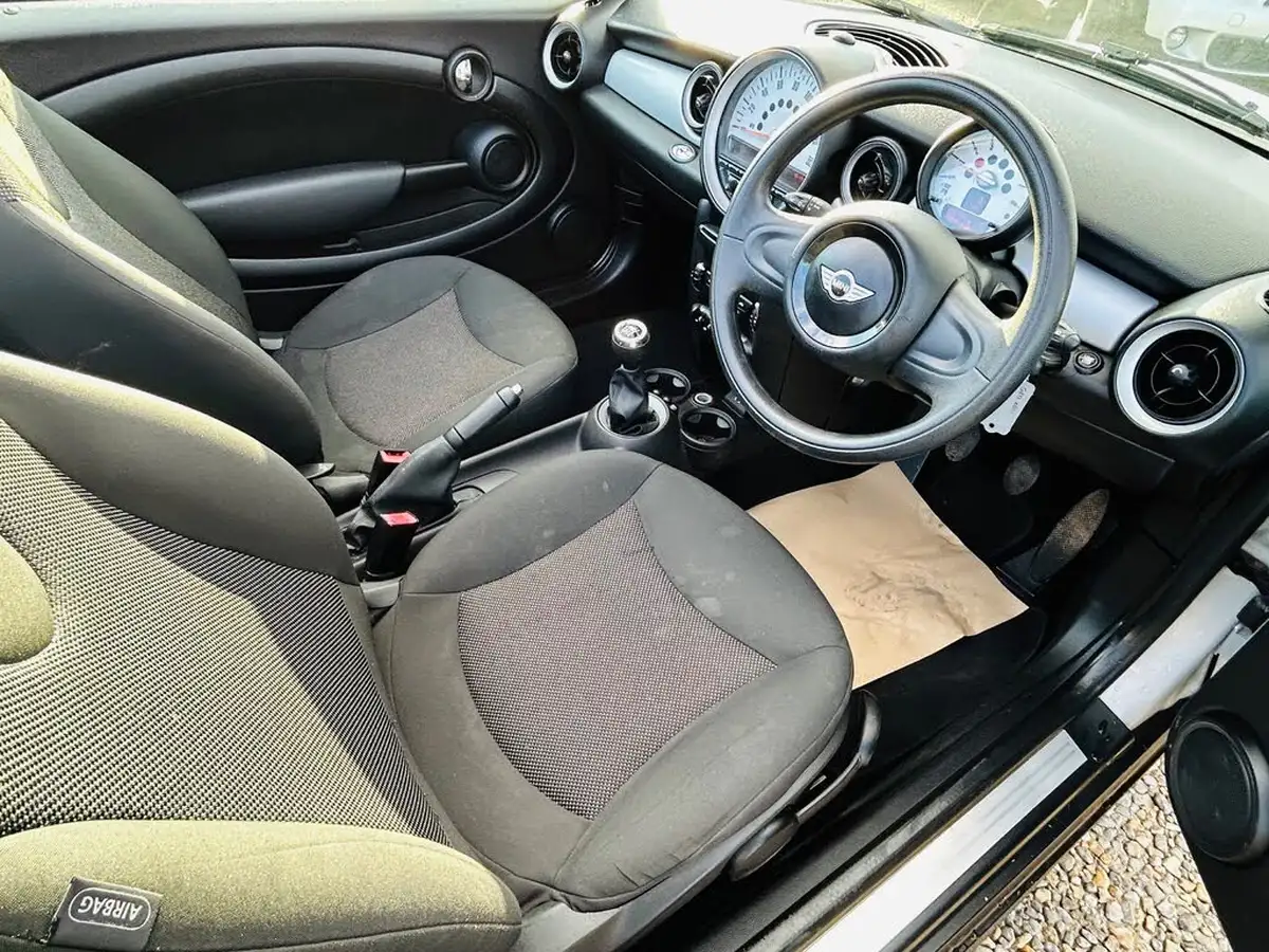 2012-mini-cooper-16-one-98bhp-convertible-2d-big-2