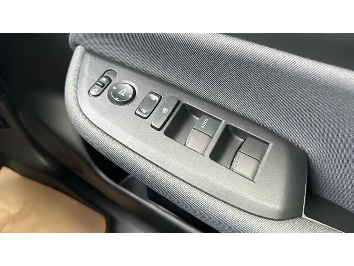 2022-honda-jazz-15-i-mmd-se-109ps-big-30