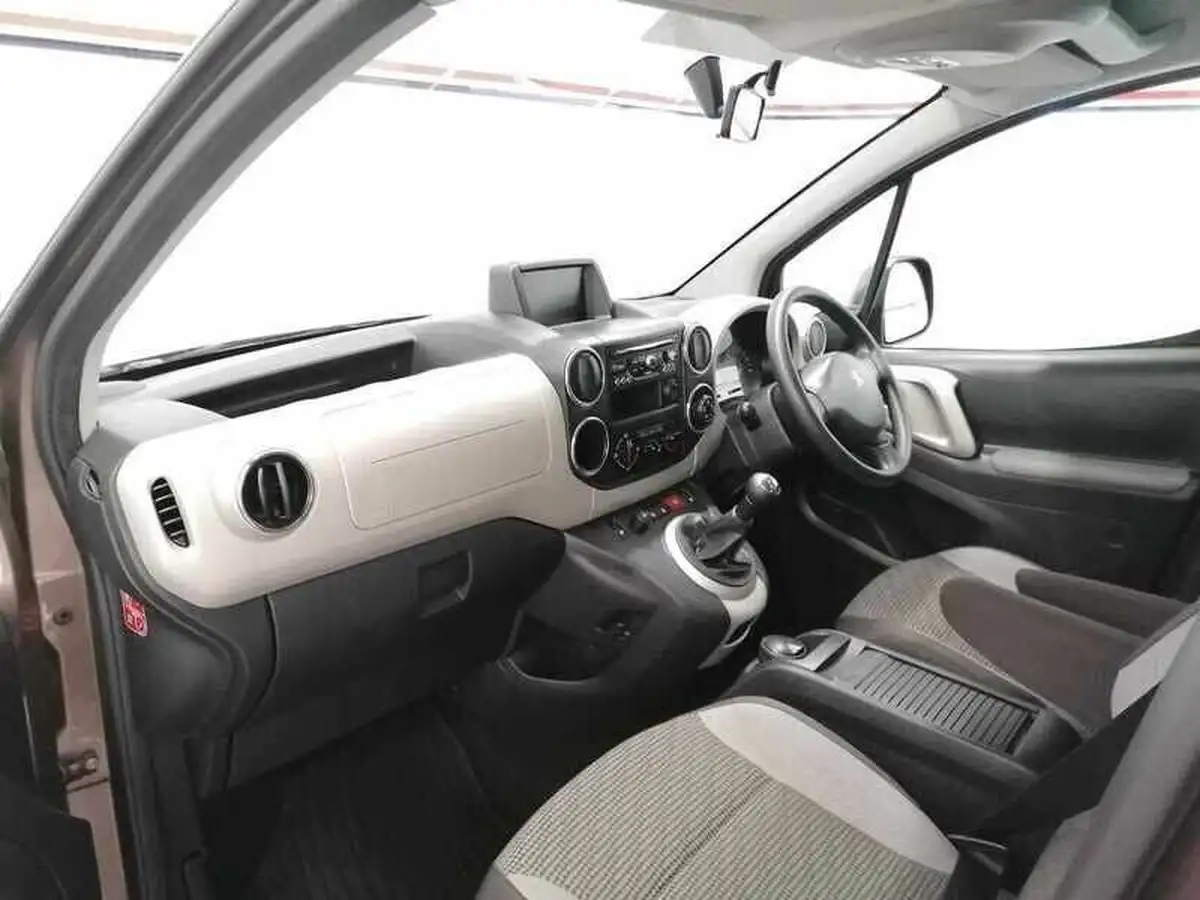 2015-peugeot-partner-16hdi-tepee-outdoor-92bhp-big-13