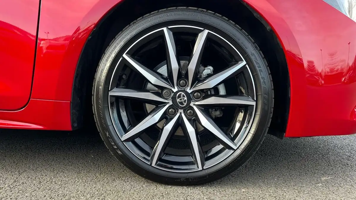 2024-toyota-corolla-20-vvt-i-gr-sport-hatchback-big-17