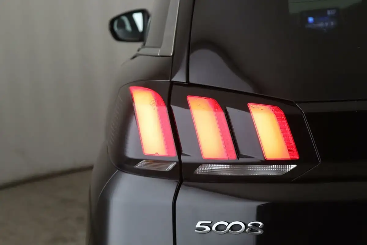2020-peugeot-5008-suv-15-bluehdi-gt-line-big-9