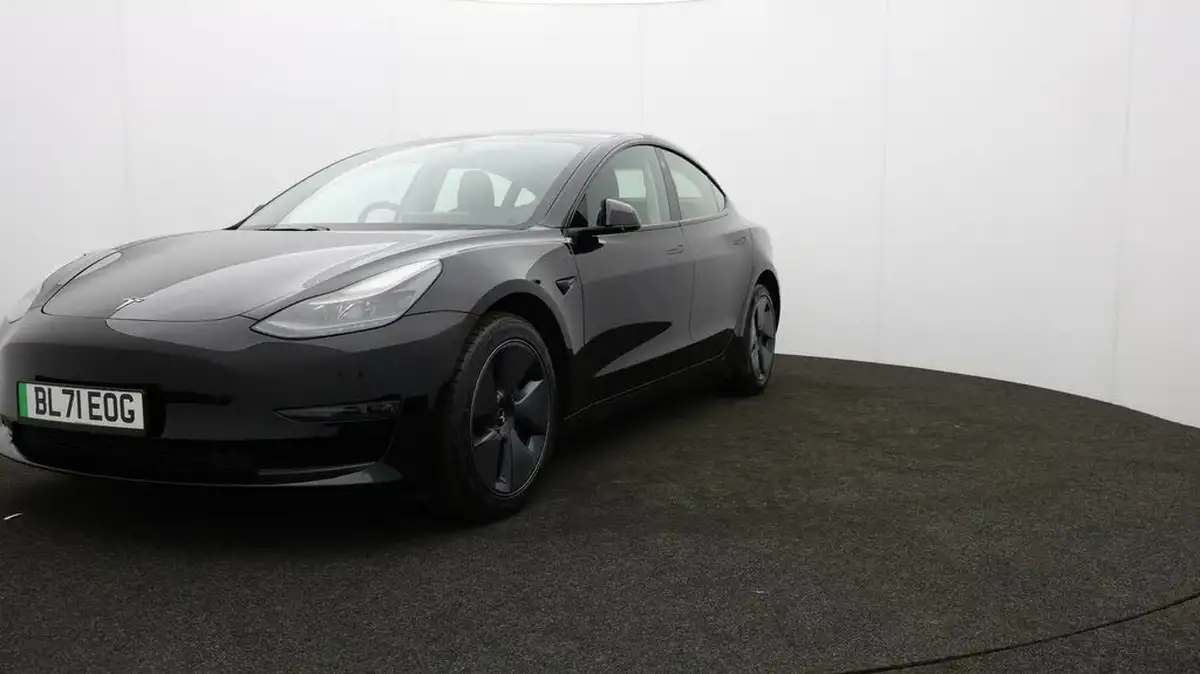 2022-tesla-model-3-e-long-range-big-58
