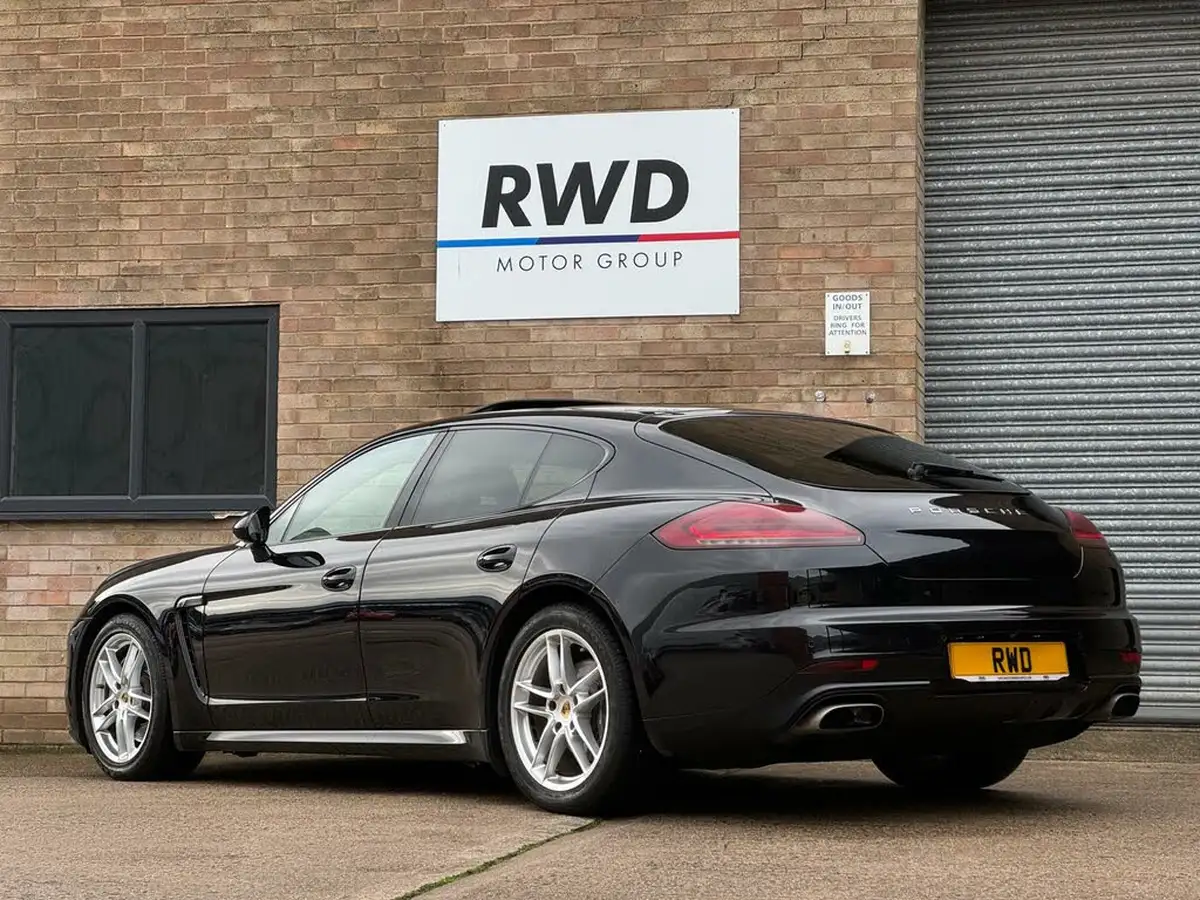 2015-porsche-panamera-30td-big-12