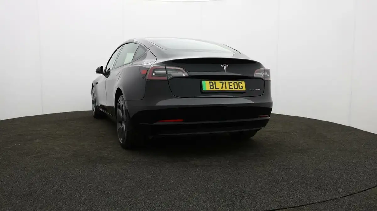 2022-tesla-model-3-e-long-range-big-30